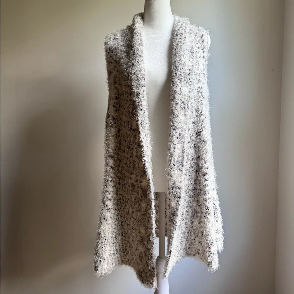 Kensie Cardigan Sweater Vest Fuzzy Lightweight Cream, Brown, Tan Size‎ Meium